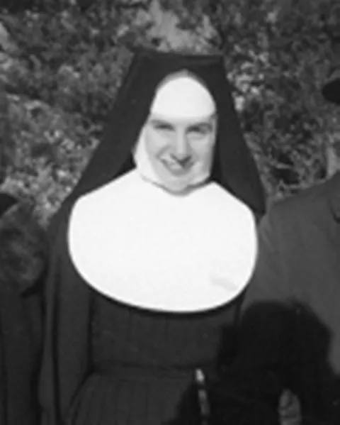 Ex-Nonne Mary C. Hertel