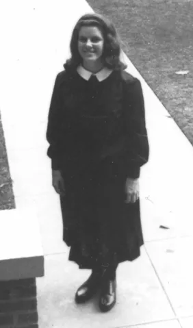 Ex-Nonne Jayne (Stanford) Baer